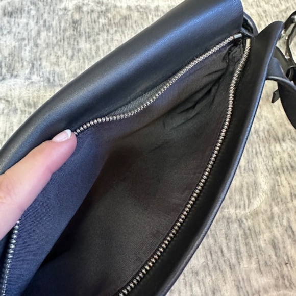 Rag and Bone Walker Leather Crossbody Bag - Picture 8 of 11